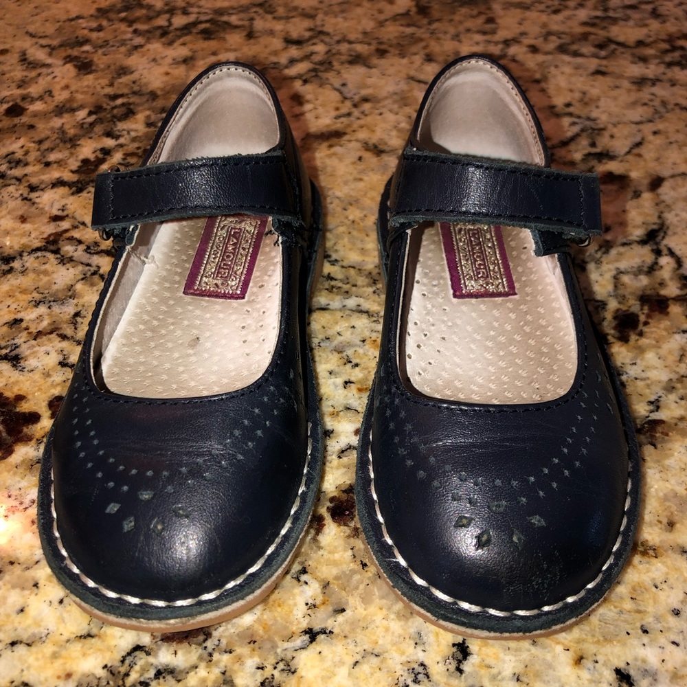 L’Amour navy blue Mary Jane shoes, size 8. GUC!
